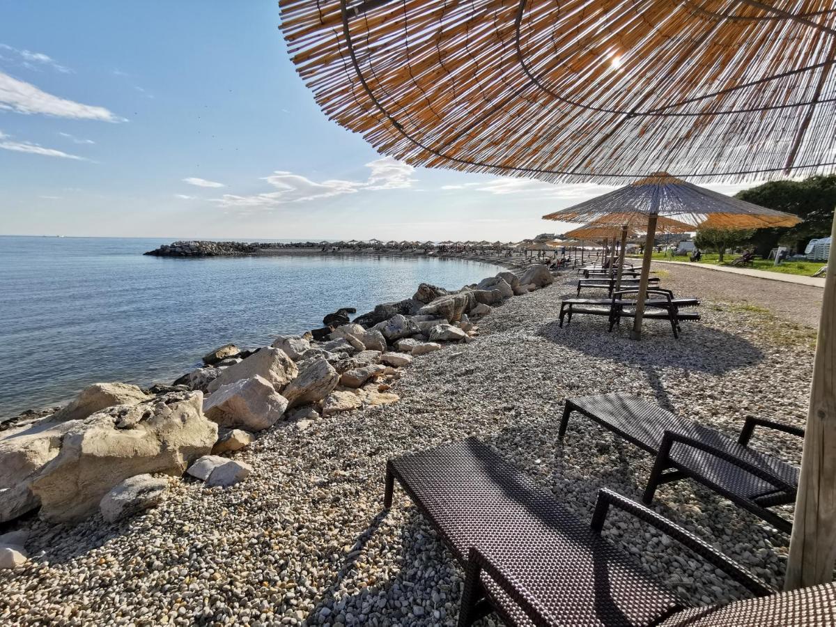 Aria Deluxe Superior 5 Star Apartment, Your Piece Of Heaven By The Sea & Park, With Sea & Park View Novigrad  Exterior photo