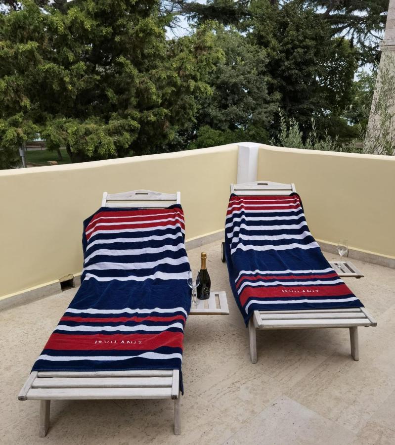 Aria Deluxe Superior 5 Star Apartment, Your Piece Of Heaven By The Sea & Park, With Sea & Park View Novigrad  Exterior photo